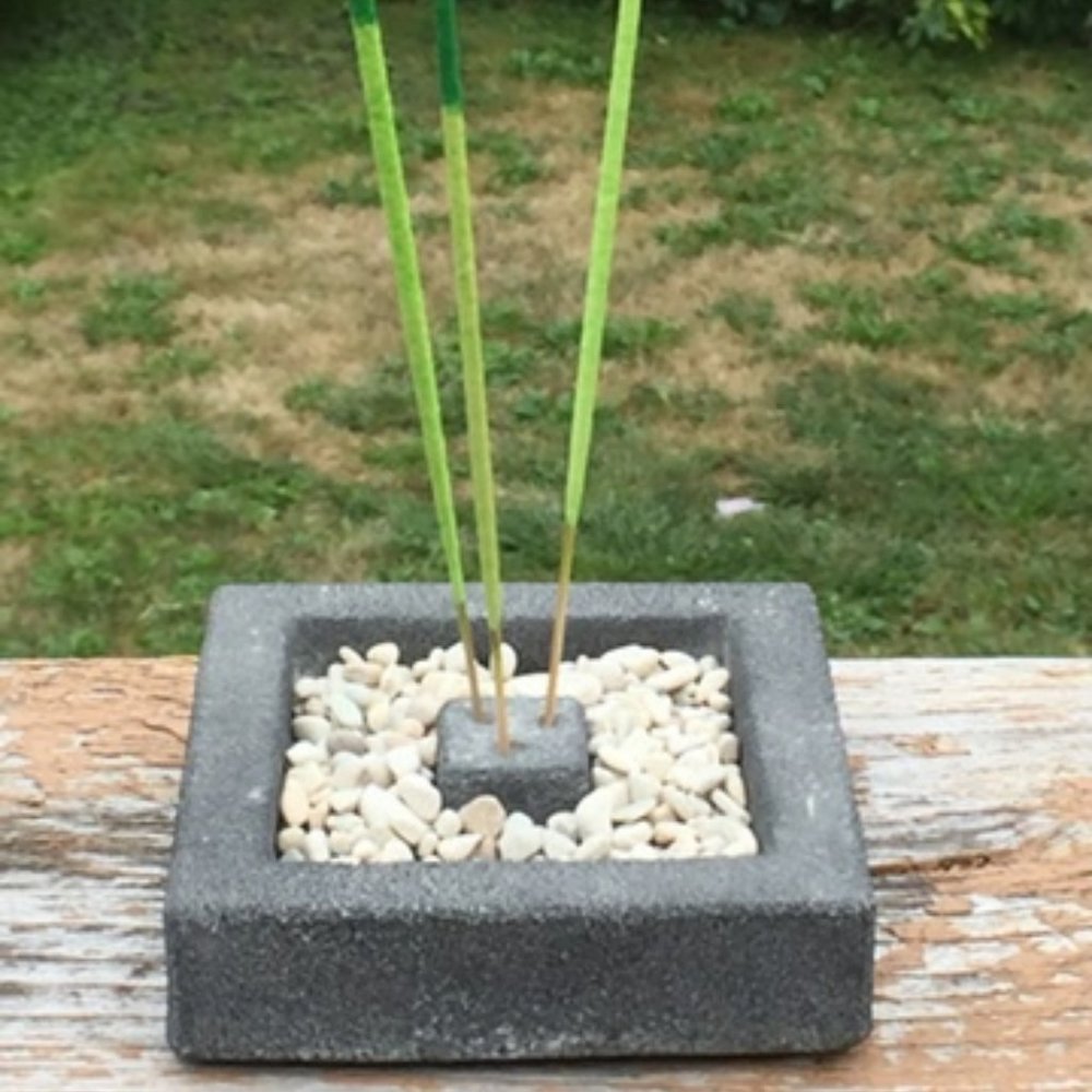 Stone incense burner comes with rocks